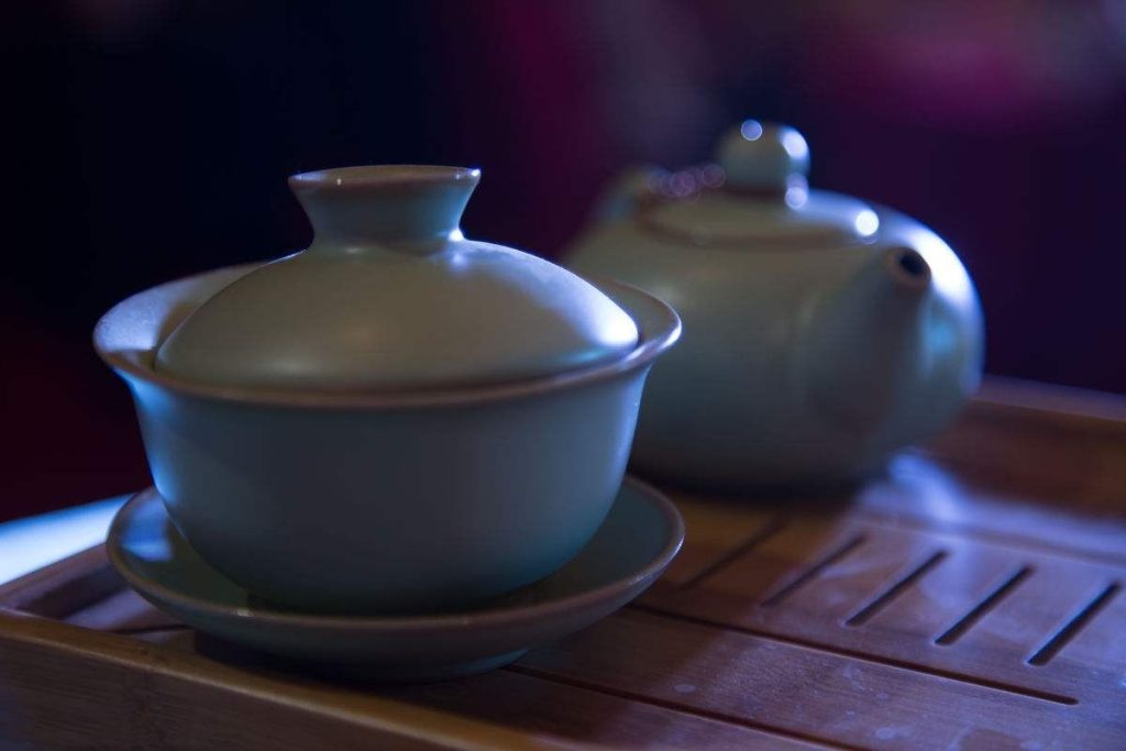 盖碗与茶壶茶席摆放