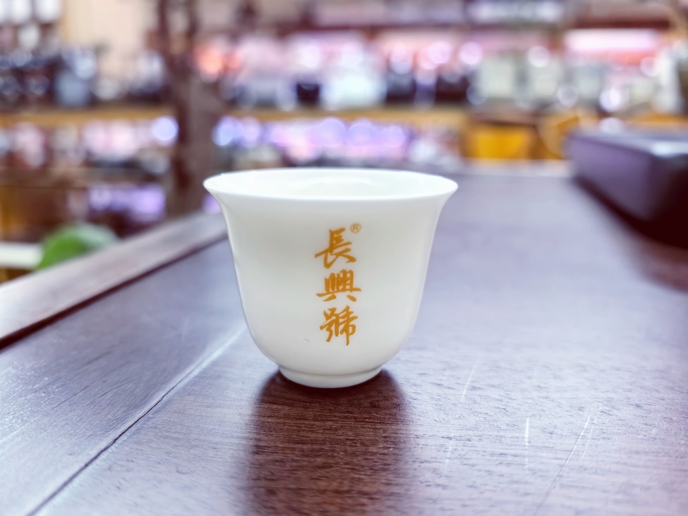 企业LOGO雕刻茶具批发,昆明螺蛳商务礼品整套定制