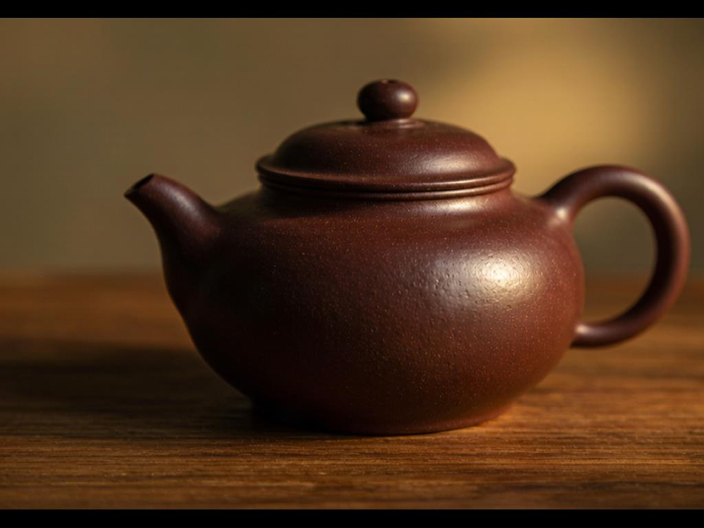 办公桌上功夫茶具展示 简洁茶具套装 专业产品摄影